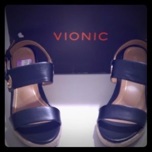 Vionic Wedge- Size 9